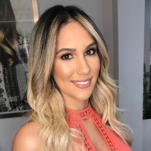 Meet your Posher, Mairelis